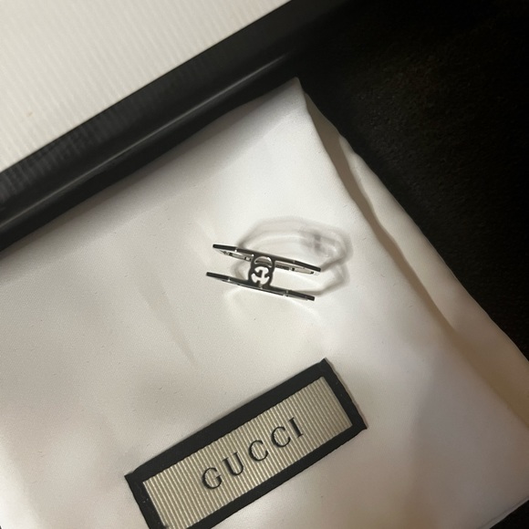 Gucci 18k White Gold Diamonds GG running ring size 24 (10.3/4US) Unisex - Picture 5 of 7